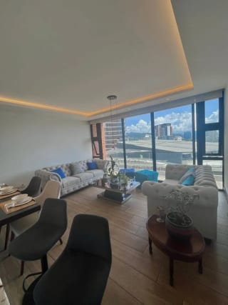APARTAMENTO EN VENTA ZONA 15 — miniatura 1 de 7