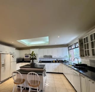 APARTAMENTO EN VENTA ZONA 10 — miniatura 3 de 9