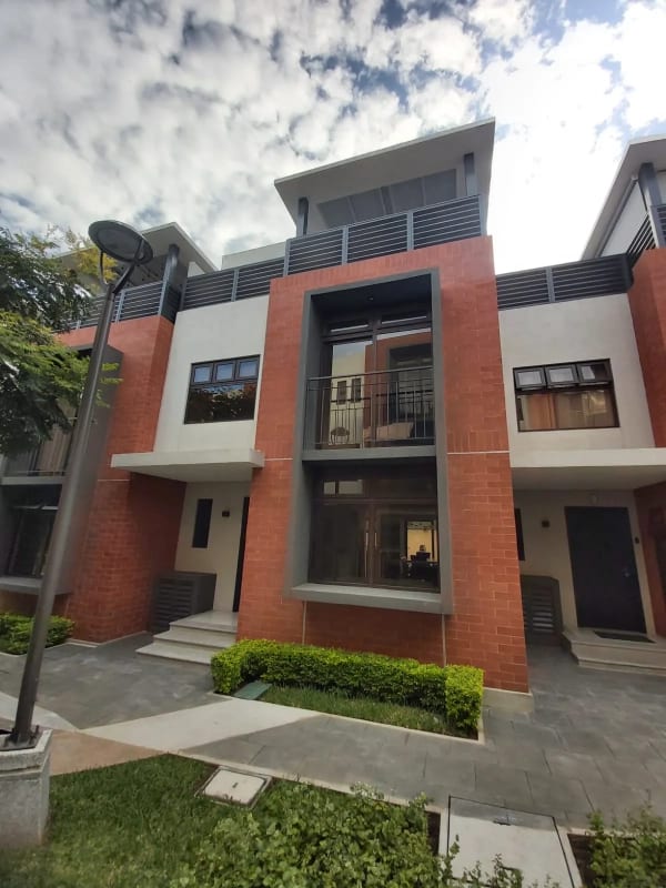 CASA EN VENTA EN ZONA 4 DE MIXCO — foto 1 de 14